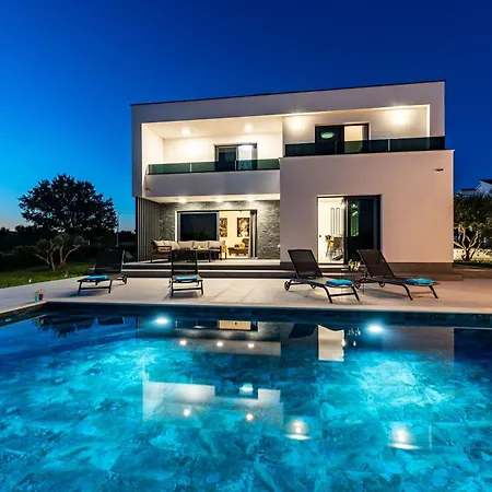 Villa Unique Garoful