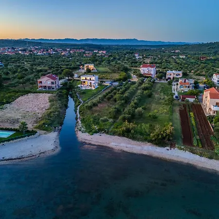 Villa Unique Garoful